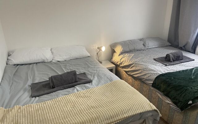 Great 5-bed Wembley Home 25min From Central London