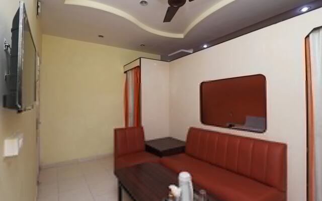 Hotel Sheela International by OYO Rooms