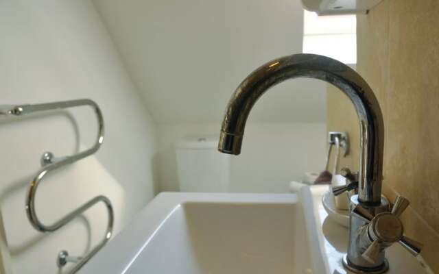 Moseley - House - Sleeps 4 - Parking - Garden