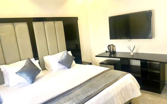 Rush Lagos Hotel Suites And Launge