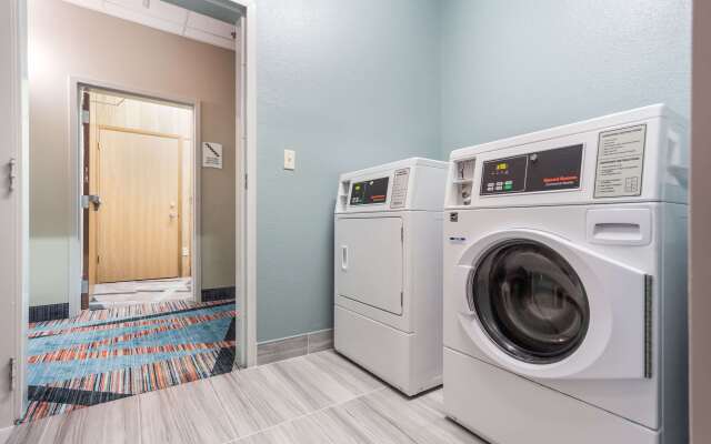 Quality Inn & Suites Omaha Chalco