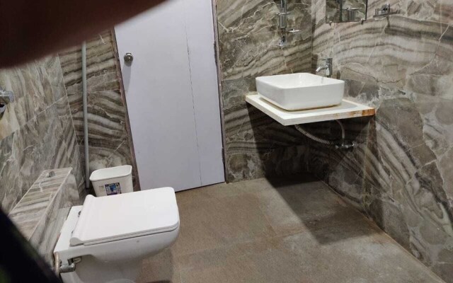 Hotel The Grand Takshak