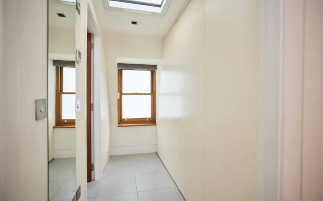 The Radnor Mews Residence Stylish 3bdr Mews House