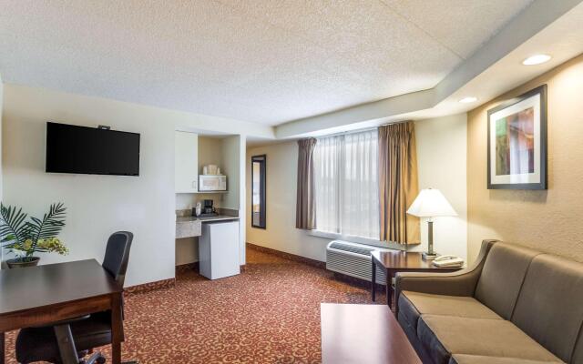 Quality Suites Milwaukee Airport