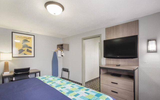 Knights Inn and Suites Salem