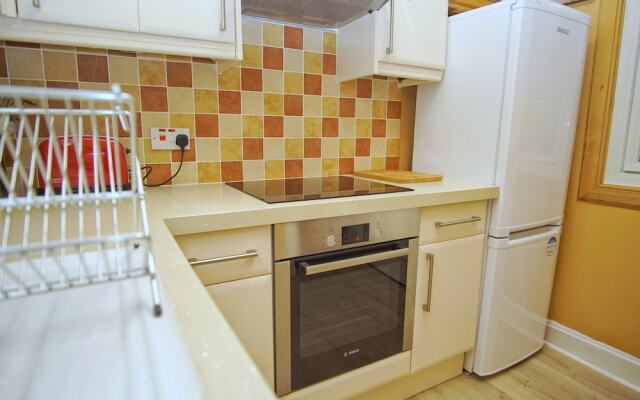 Bright & Spacious Flat 4 in Newhaven