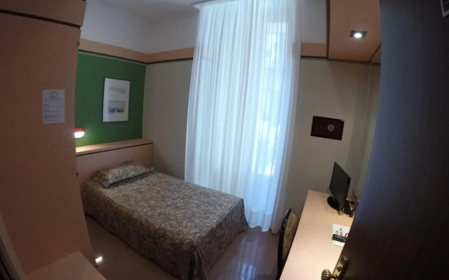 Le Petit Hotel