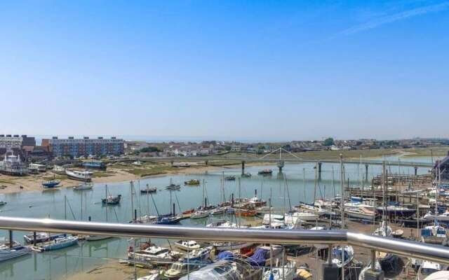 Superior 2 Bedroom Condo With Stunning Sea Views