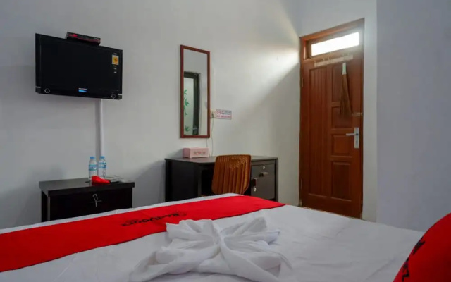 Capital O 92929 Hotel New Tirta Kencana Syariah – Guest Rooms – Tegal