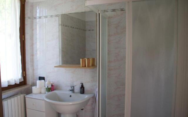 Casa Cecilia, 2 bedrooms, 1 bathroom, lake view, pool