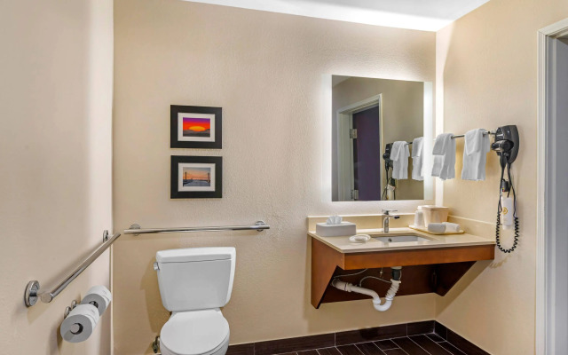 Comfort Suites Savannah Gateway I-95