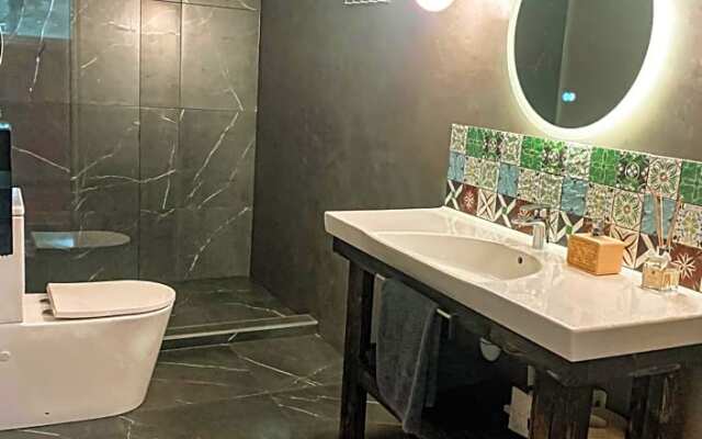 Saarj¿e puhkemaja tuba koos hommikus¿¿giga