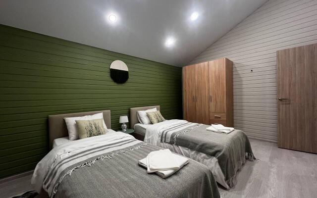 House Point 400 Kedrovyi