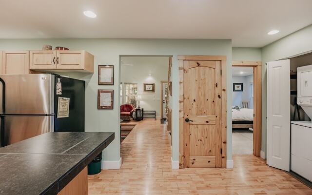 12gs - Bbq - Wifi - Dishwasher - Sleeps 4 2 Bedroom Home by RedAwning