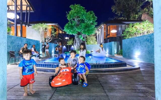At Leaf Villa