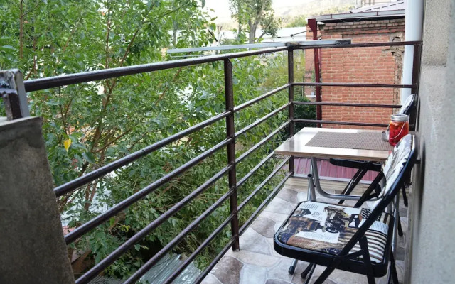 Apartment on Kotetishvili 3 apt 3