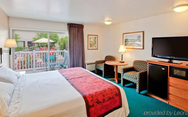 Windmill Inn of Roseburg