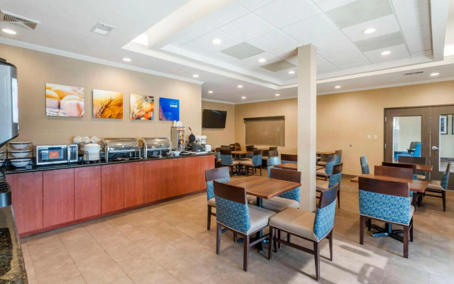 Comfort Inn & Suites