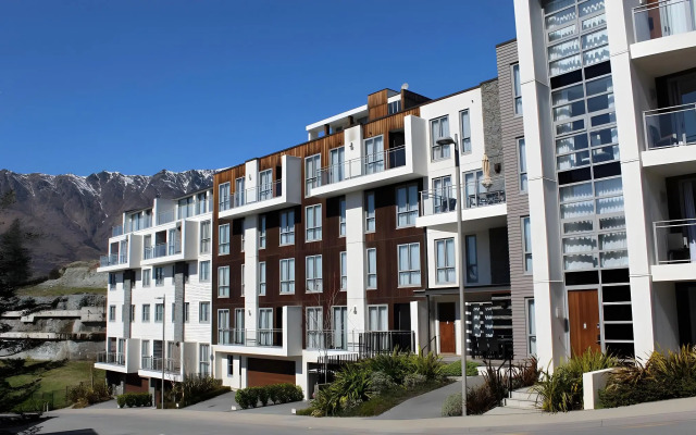 Queenstown Village Apartments