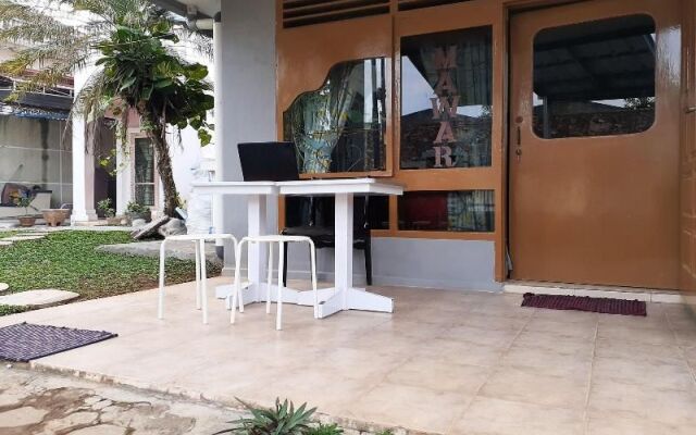 OYO 2593 Mawar Homestay