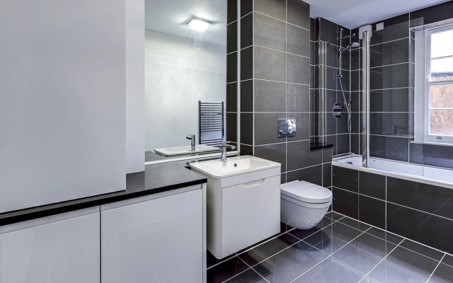 Centrally Located Budget Apartment, 3mins to Tube