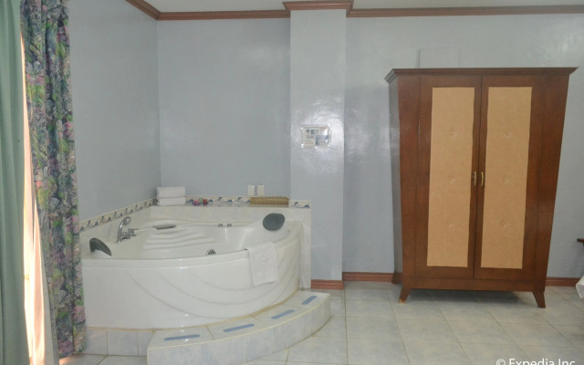 Pacific Breeze Hotel and Resort
