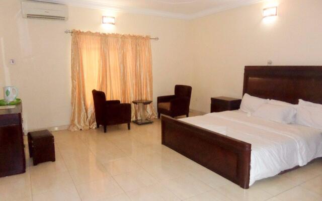 Emars Hotel & Suites
