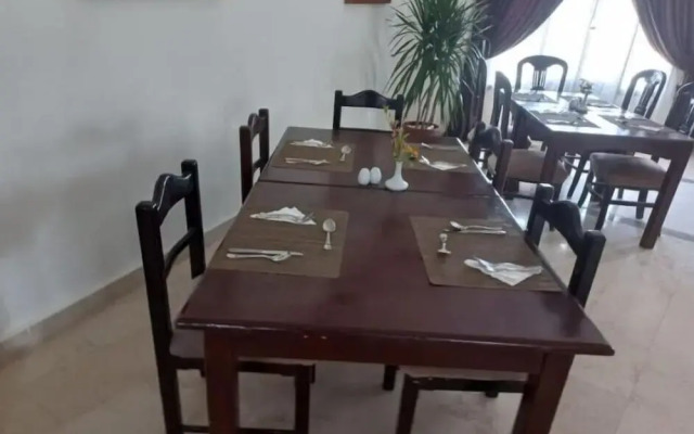 Dolphin Continental Hotel