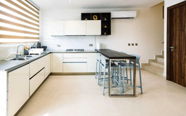 Incredible 3 Bedroom Apartment Space Available