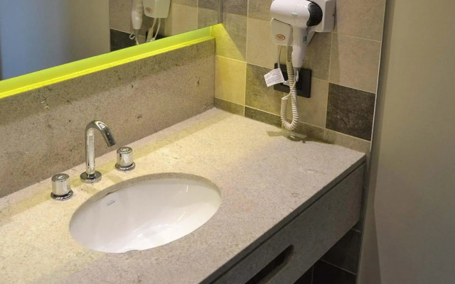 Hotel Oscar Lescano
