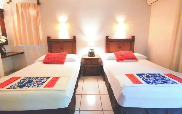 Cozy stay Tropical Vibes near Beach