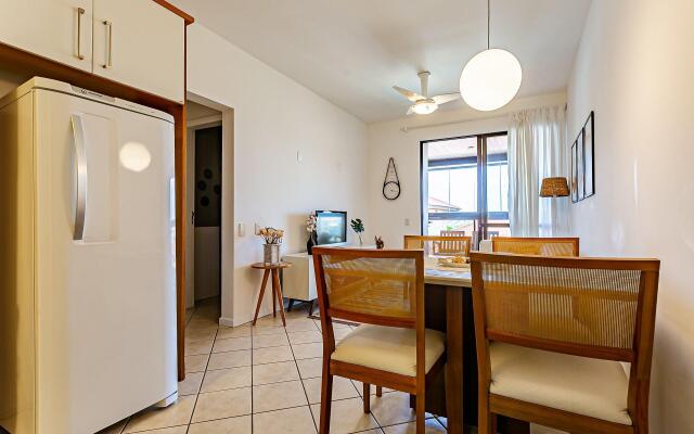 Apto com sacada e churrasq 260m Praia Brava COI302