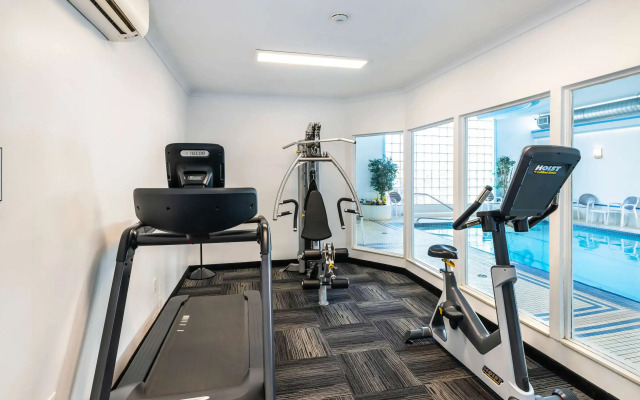 Quality Inn & Suites Garden of the Gulf