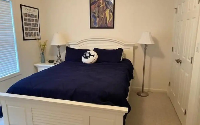 Sandy Bottom Circle 904