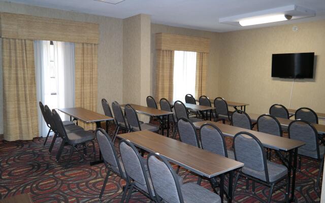 Holiday Inn Express Fredericksburg Southpoint by IHG
