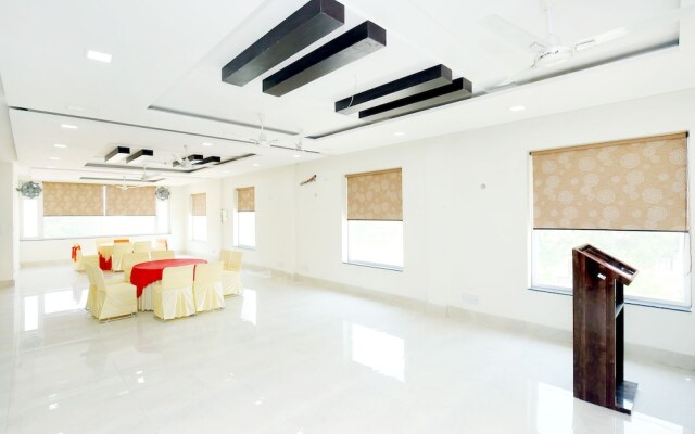 Oyo 40417 Hotel Grand Taj