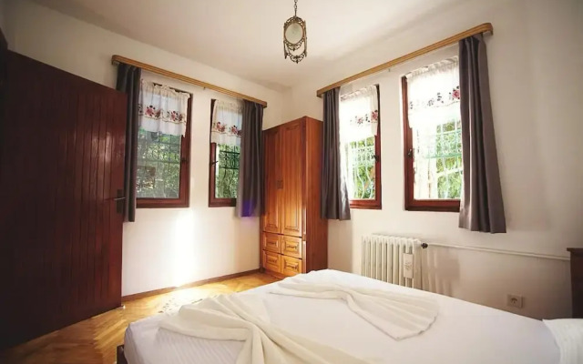 Guzide Sapanca Kosk&Villa