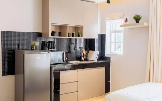 Lux Suites Studio City Apartments