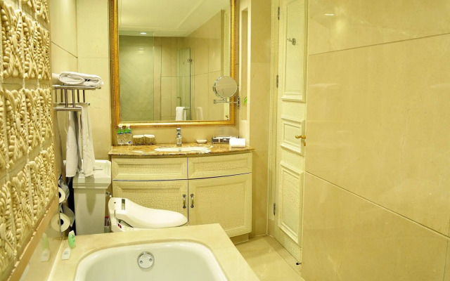 Palace International Hotel