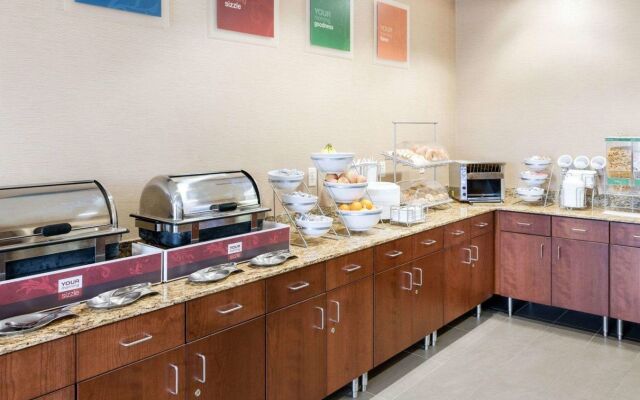 Comfort Inn & Suites West - Medical Center