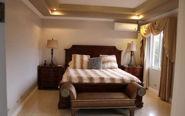Deluxe Property in Cariari