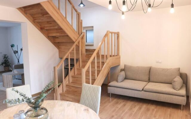 Impeccable 2-bed House in Albești