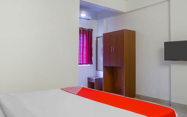 OYO 11551 Hotel Pioneer 2