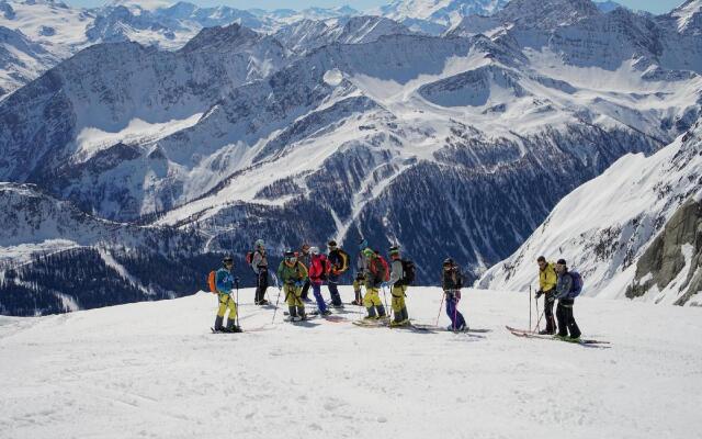 Le Massif Hotel & Lodge