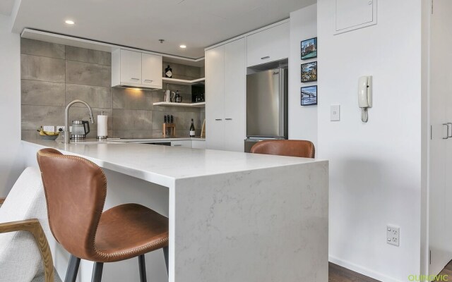 QV Modern Upscale Apartment - 1012