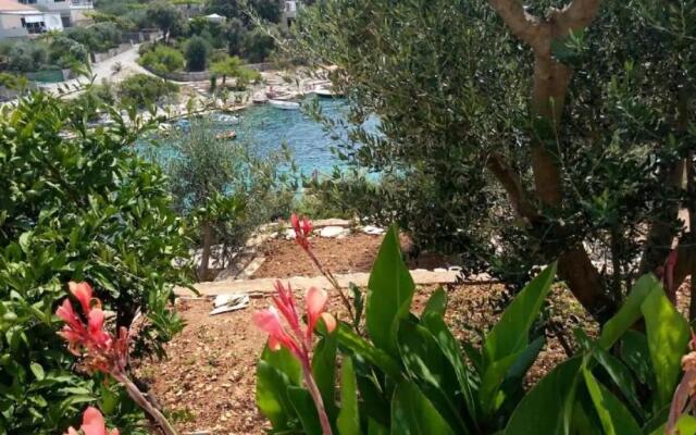 Apartment Miki - 25 m from the sea