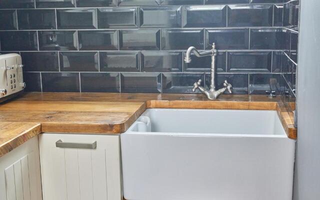 Host Stay The Old Courtroom Flat