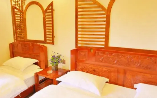 Lijiang Rongshe Liyuan Inn