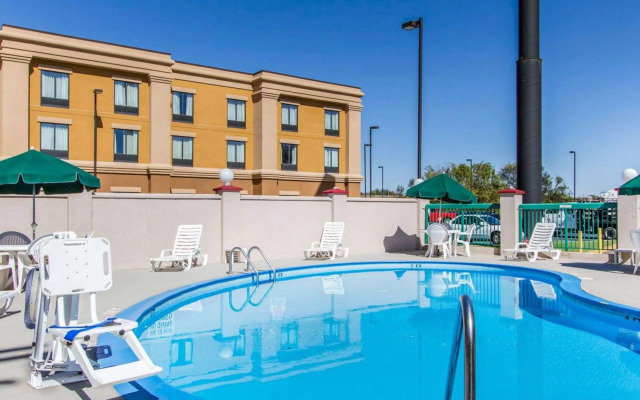 Quality Inn Fort Campbell