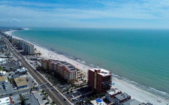 Azul Townhomes C1 - Sol Retreat